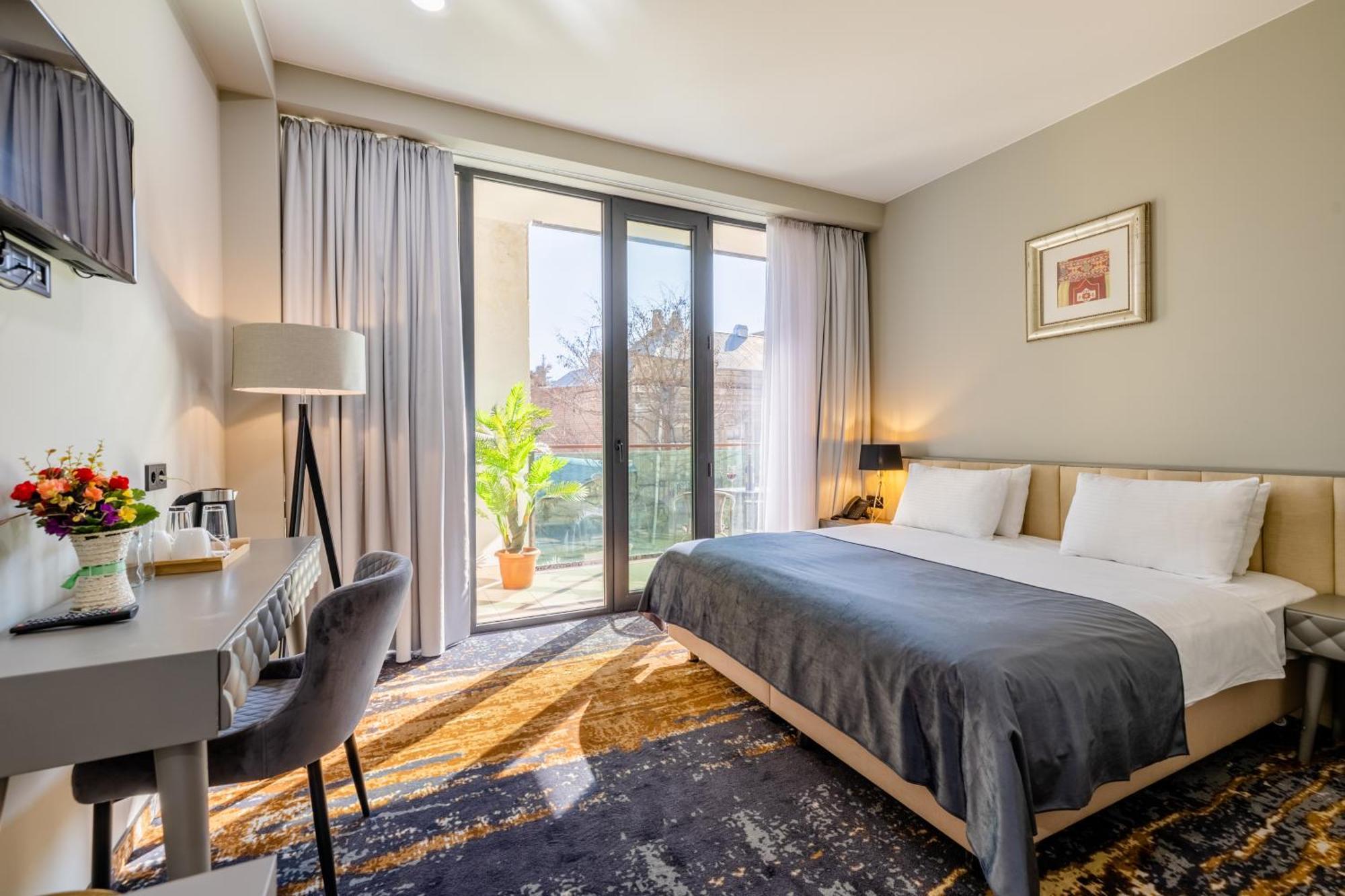 Brosse Garden Hotel Tbiliszi Kültér fotó