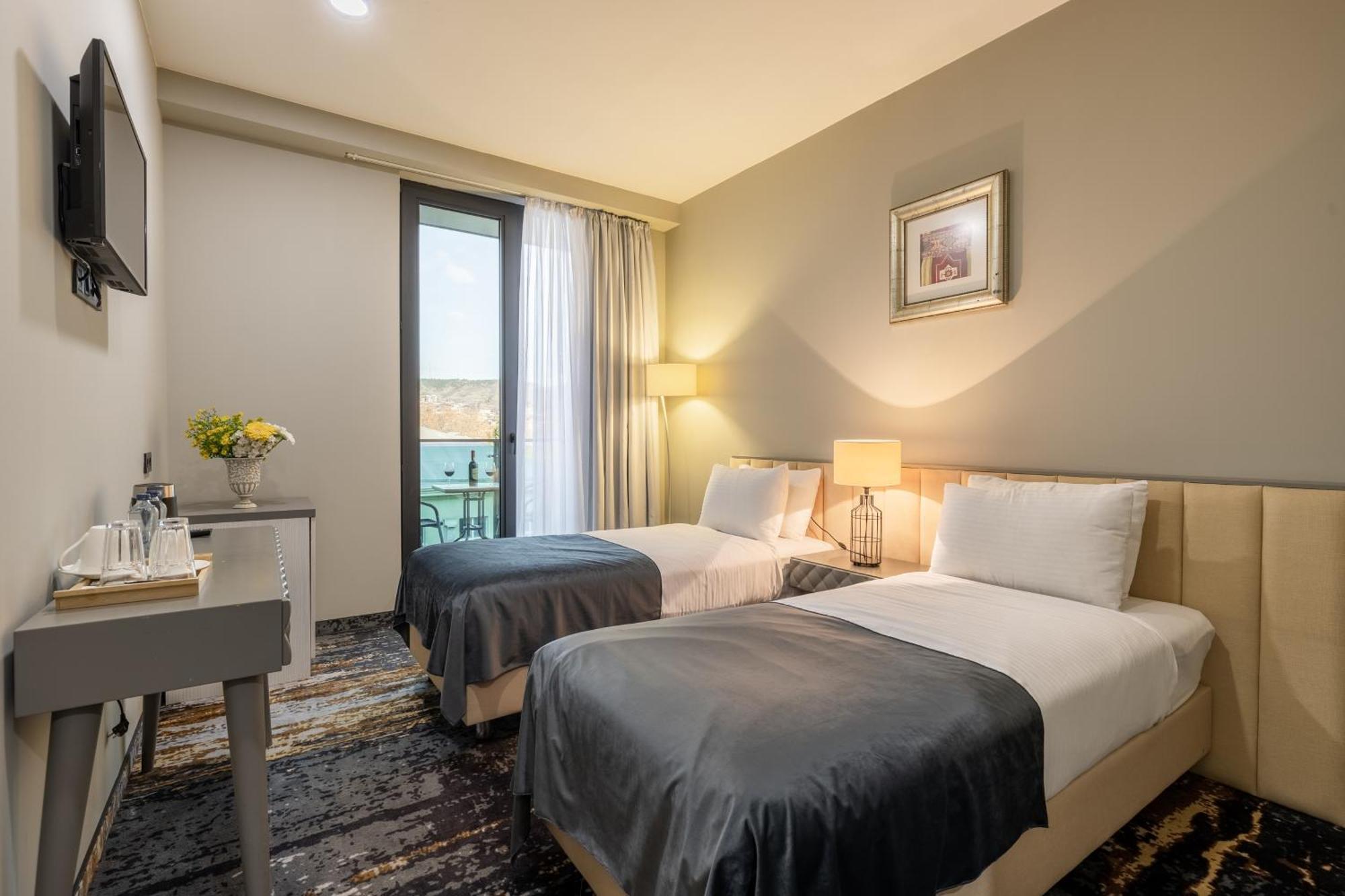 Brosse Garden Hotel Tbiliszi Kültér fotó