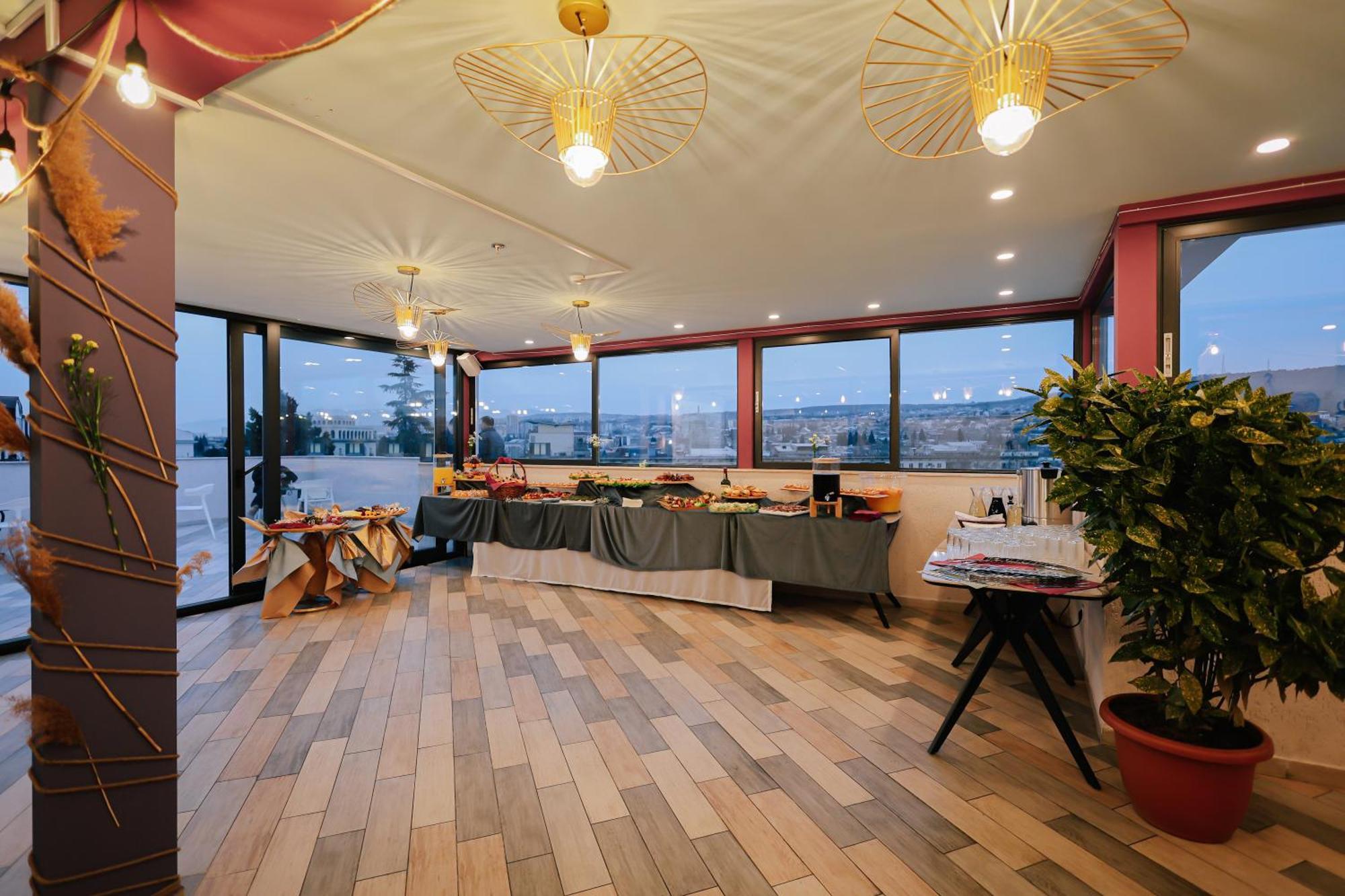 Brosse Garden Hotel Tbiliszi Kültér fotó