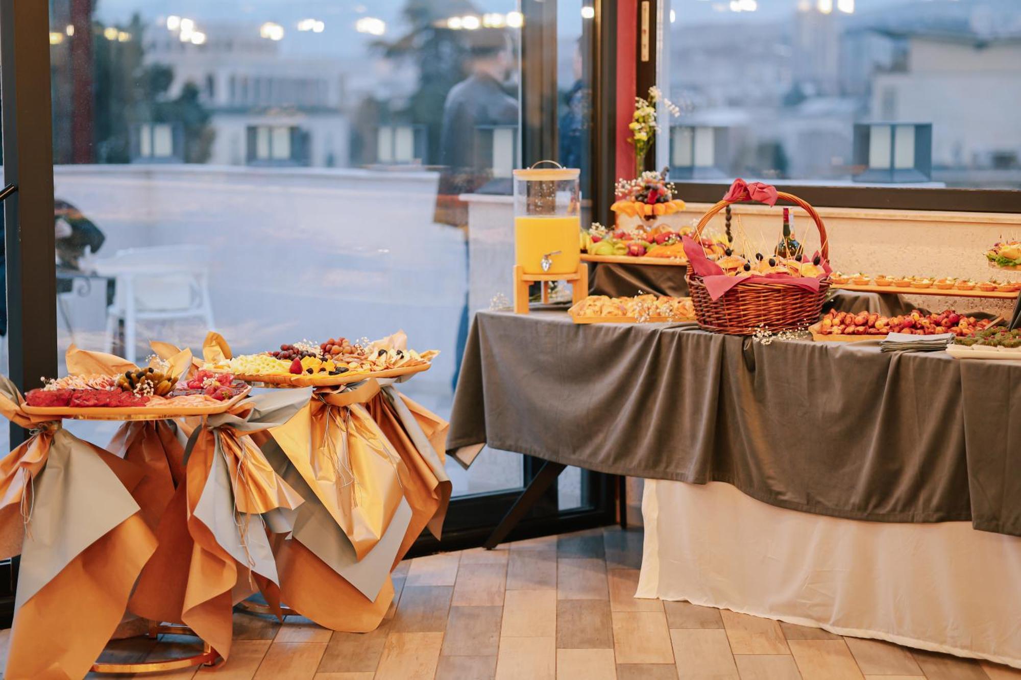 Brosse Garden Hotel Tbiliszi Kültér fotó