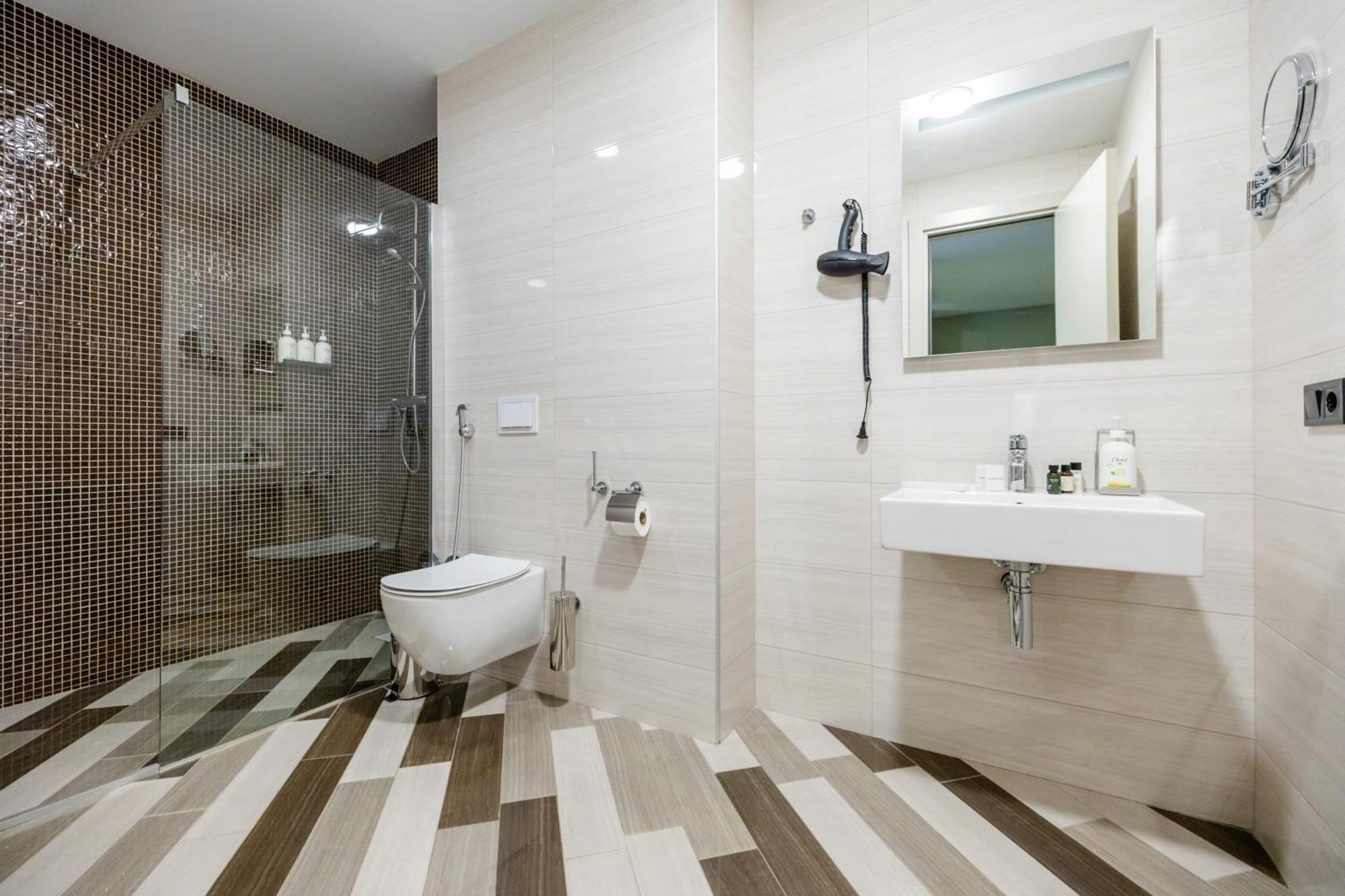 Brosse Garden Hotel Tbiliszi Szoba fotó